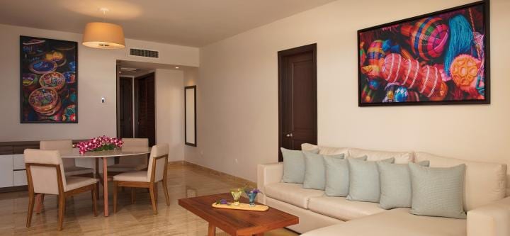 NOW SAPPHIRE PREFERRED CLUB  MASTER SUITE OCEAN FRONT  LIVING ROOM